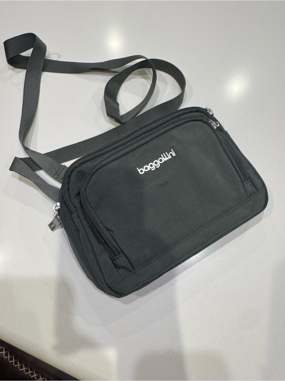 Baggallini Black Compact Crossbody Organizer